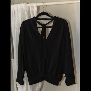 🕷Michael Kors trendy & sleek black blouse!